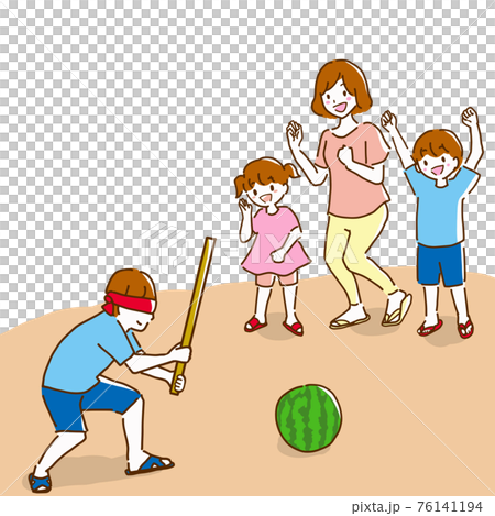 楽しくスイカ割りをして遊んでいる若い家族の線画のイラスト 76141194