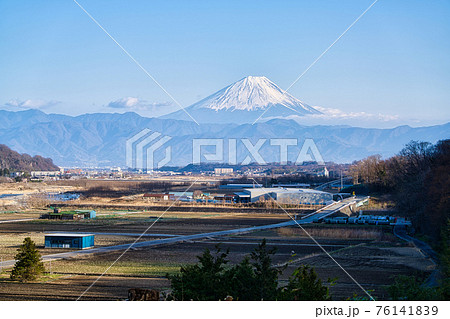 甲府盆地の田園風景 甲府盆地の田園風景 76141839