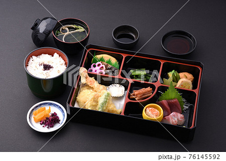 幕ノ内弁当ご飯お吸い物付きセット 幕ノ内弁当ご飯お吸い物付きセット 76145592
