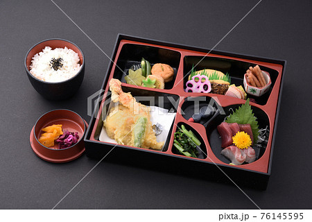 豪華幕ノ内弁当ご飯お吸い物付きセット 76145595