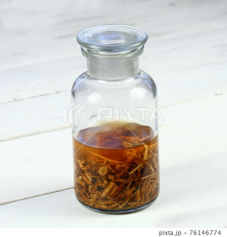 Tincture from dried nettle roots and alcohol 76146774