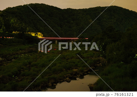 ホタルの飛ぶ風景 ホタルの飛ぶ風景 76161321