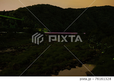 ホタルの飛ぶ風景 ホタルの飛ぶ風景 76161328