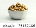 A cup of chickpea 76162186