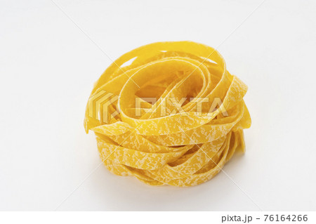 フェットゥチーネ　パスタ　ヌードル　イタリア食材 76164266