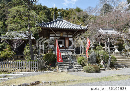 二尊院　弁天堂　京都市嵯峨野 76165923