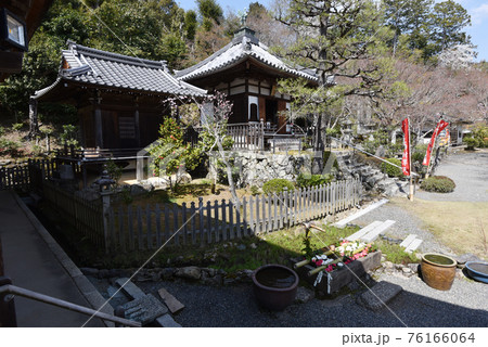 二尊院　弁天堂　京都市嵯峨野 76166064