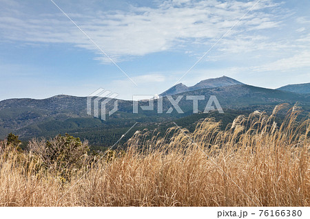 栗野岳より霧島連山韓国岳を見る 76166380