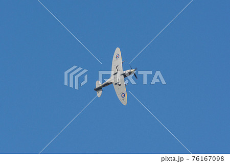 イギリス空軍スピットファイアMk.XVIe旋回 76167098