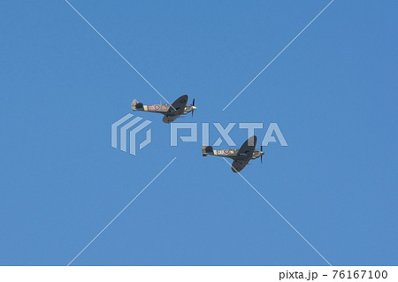 イギリス空軍スピットファイア編隊飛行 76167100