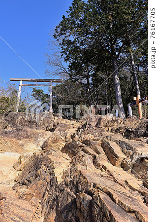 日和田山 金刀比羅神社鳥居 76167705