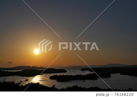 【伊勢志摩 桐垣展望台 (夕刻)】 三重県志摩市大王町ともやま 【伊勢志摩 桐垣展望台 (夕刻)】 三重県志摩市大王町ともやま 76168220