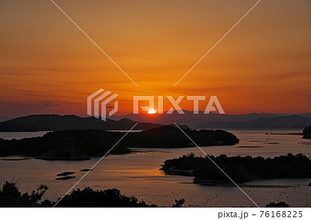 【伊勢志摩 桐垣展望台 (夕刻)】 三重県志摩市大王町ともやま 【伊勢志摩 桐垣展望台 (夕刻)】 三重県志摩市大王町ともやま 76168225