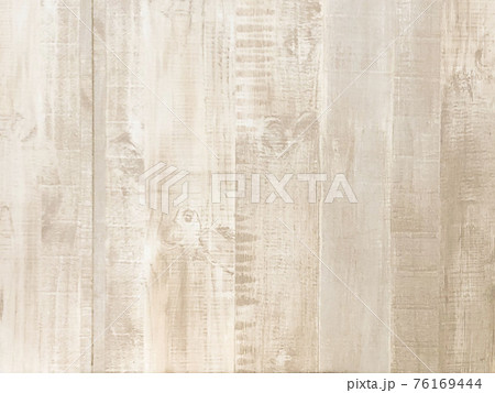背景素材　ナチュラル　シンプルな縦模様　ブラウン　テクスチャ 76169444