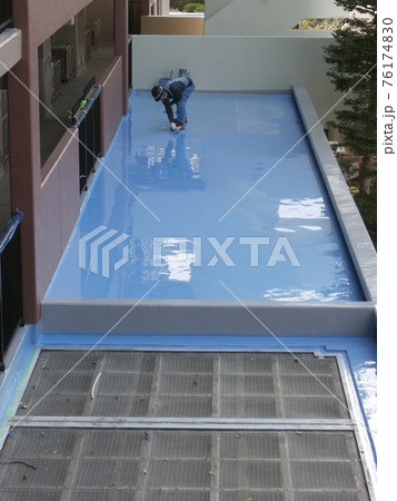 コンクリートデッキに防水塗装をします 76174830