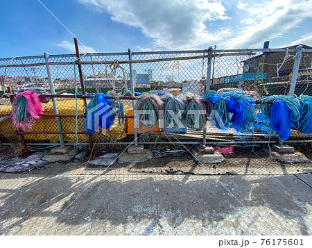 干された漁業用の網 干された漁業用の網 76175601