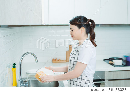 Kitchen, woman, Dishwasher Kitchen, woman, Dishwasher 76178023