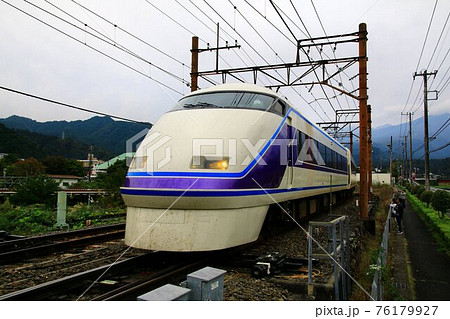 日光路を快走する『特急スペーシア』 76179927