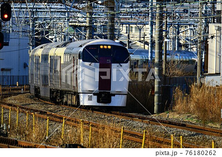 東海道を行く2階建て電車の『湘南ライナー』215系 76180262