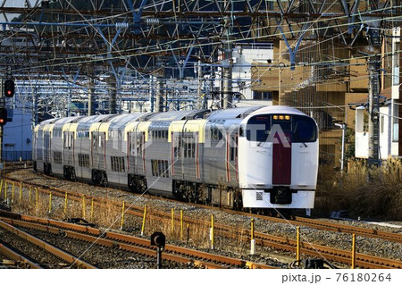 東海道を行く2階建て電車の『湘南ライナー』215系 76180264