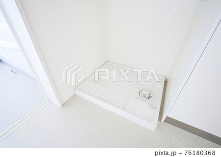 新築住宅の洗濯機置き場 新築住宅の洗濯機置き場 76180368