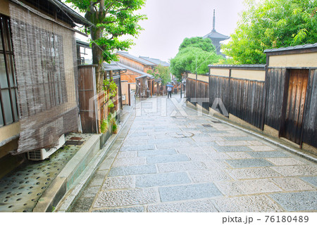 【京都府】9月・雨降る京都⦅八坂の塔周辺⦆ 【京都府】9月・雨降る京都⦅八坂の塔周辺⦆ 76180489