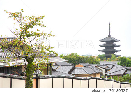 【京都府】9月・雨降る京都⦅八坂の塔周辺⦆ 【京都府】9月・雨降る京都⦅八坂の塔周辺⦆ 76180527