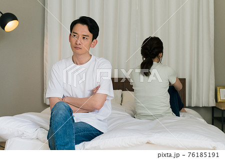 喧嘩する夫婦 喧嘩する夫婦 76185191