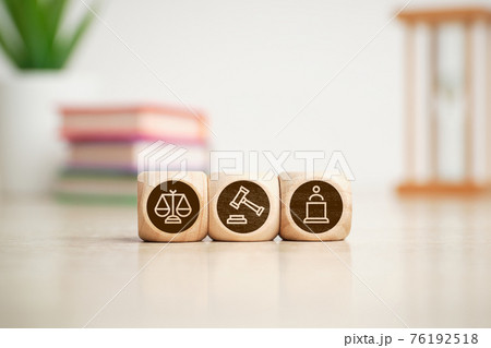 Concept of court, justice and lawyer icons on wooden cubes 76192518