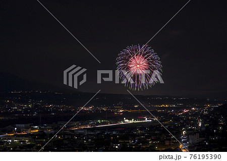 【長野県】市田灯ろう流し大煙火大会 76195390