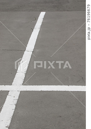 駐車場, パーキング,屋外施設, 白線, 駐車,車、アスファルト,自動車,屋外,施設 76196679