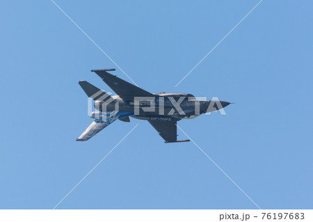 ギリシャ空軍F-16デモチーム「ゼウス」背面飛行 76197683