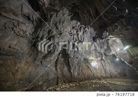 壮大な地下宮殿　千仏鍾乳洞 76197718