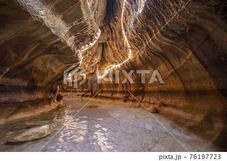 壮大な地下宮殿 千仏鍾乳洞 壮大な地下宮殿 千仏鍾乳洞 76197723