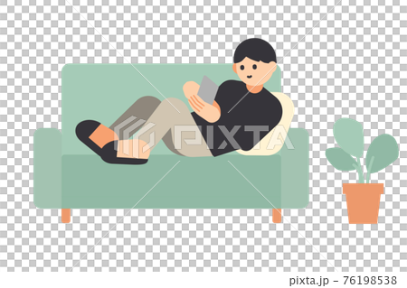 ソファに座ってスマホを使う男性 76198538