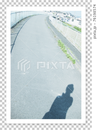 フィルム写真 ノスタルジー 人影 フィルム写真 ノスタルジー 人影 76198574