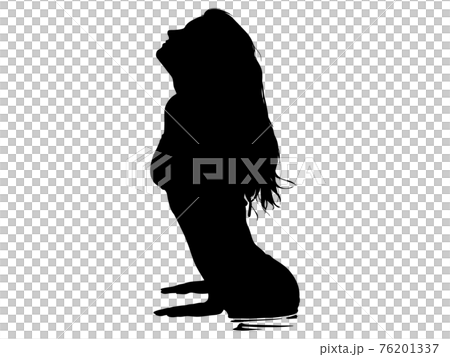 從游泳池出來的泳裝女人的剪影 76201337