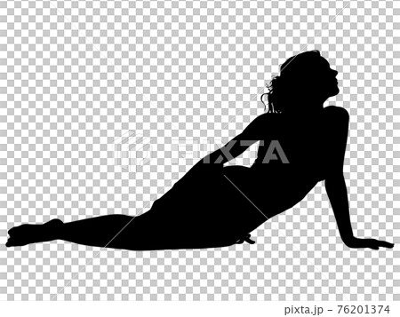 在側身坐在泳裝的女性剪影 在側身坐在泳裝的女性剪影 76201374