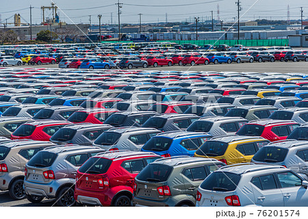 輸出を待つ車両 76201574