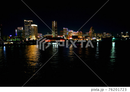 【神奈川】みなとみらい地区の夜景 76201723