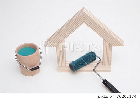 住宅の外壁塗装工事イメージ　 76202174