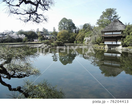 日本の庭園:岡山県津山市にある旧津山藩別邸庭園である衆楽園 日本の庭園:岡山県津山市にある旧津山藩別邸庭園である衆楽園 76204413