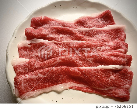 霜降り国産和牛（生肉）　写真素材 76206251