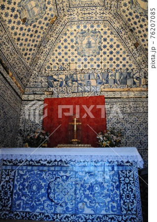 ポルトガル、ナザレ、メモリア礼拝堂のアズレージョ 76207085