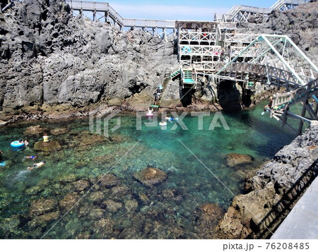神津島の赤崎遊歩道 76208485