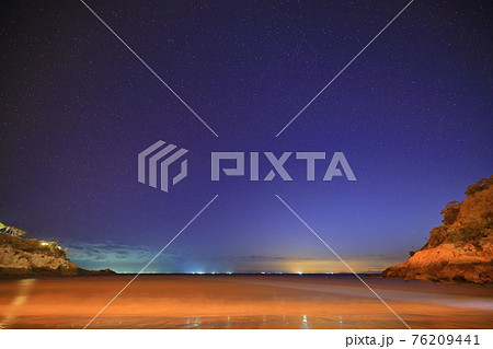 星空 ホシゾラ 砂浜 76209441