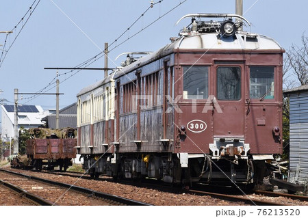 留置線に停車する高松琴平電気鉄道3000形 76213520