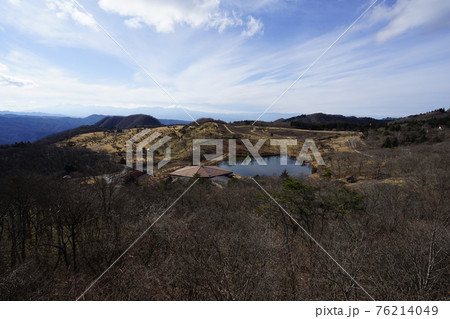 群馬県下仁田町 長野県佐久市 県境近く神津牧場にある物見岩近くの電波塔展望台から内山牧場を見る 群馬県下仁田町 長野県佐久市 県境近く神津牧場にある物見岩近くの電波塔展望台から内山牧場を見る 76214049