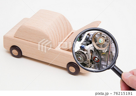 車のエンジンルーム 自動車のエンジン 車のエンジンルーム 自動車のエンジン 76215191