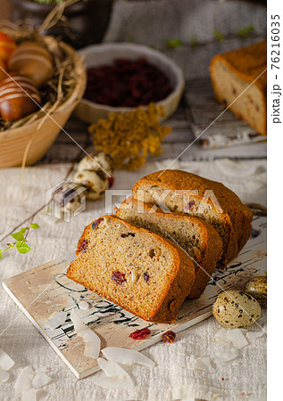 Traditional easter bread Traditional easter bread 76216035